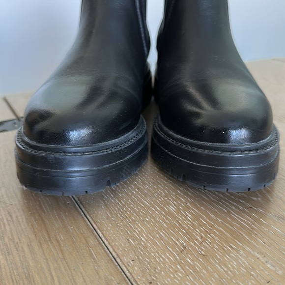 Hard to find! Sezane Lena Lugsole Chelsea leather boots black US 7 runs large - Picture 14 of 16